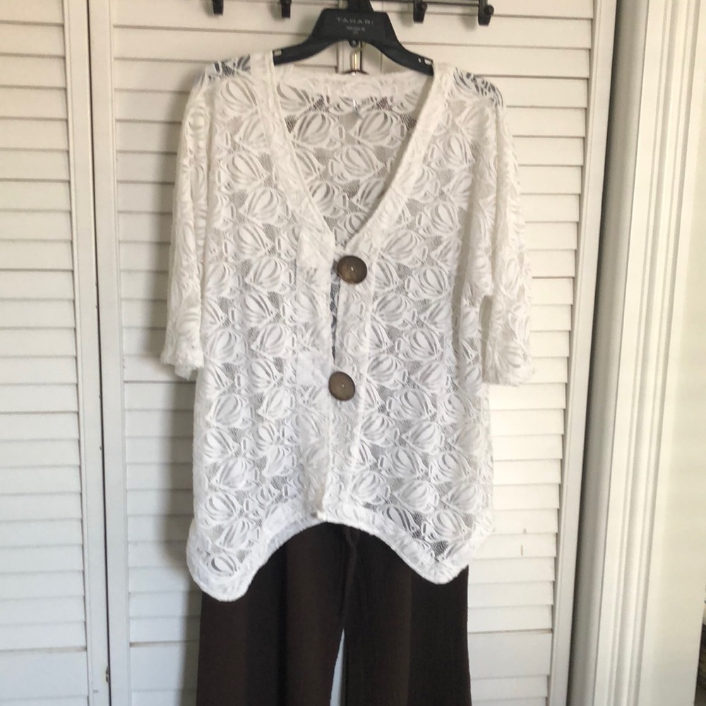 Lacey fish top